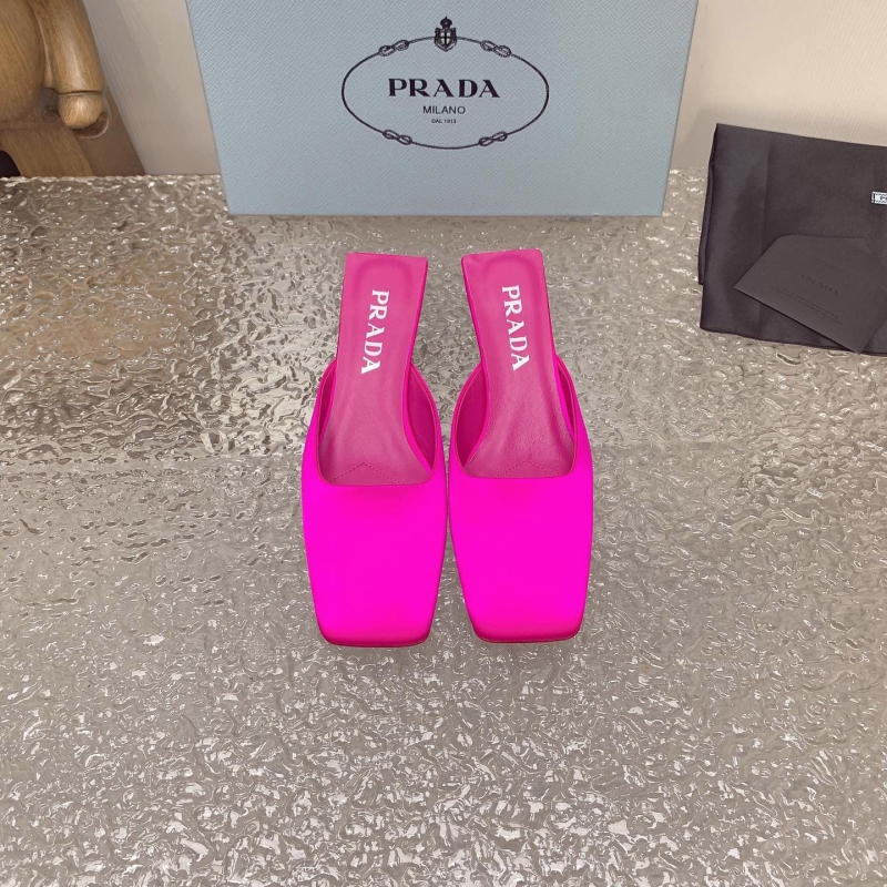 Pra*a slippers
